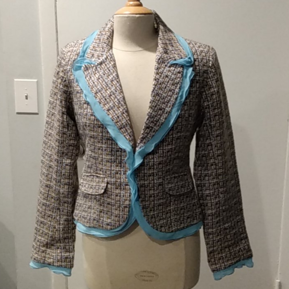 Nice Like New Vintage Tweed And Chiffon Ruffled Blazer